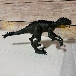 2020 Jurassic World Camp Creatacious
Slash N' Battle Scorpios Rex Action
Figure